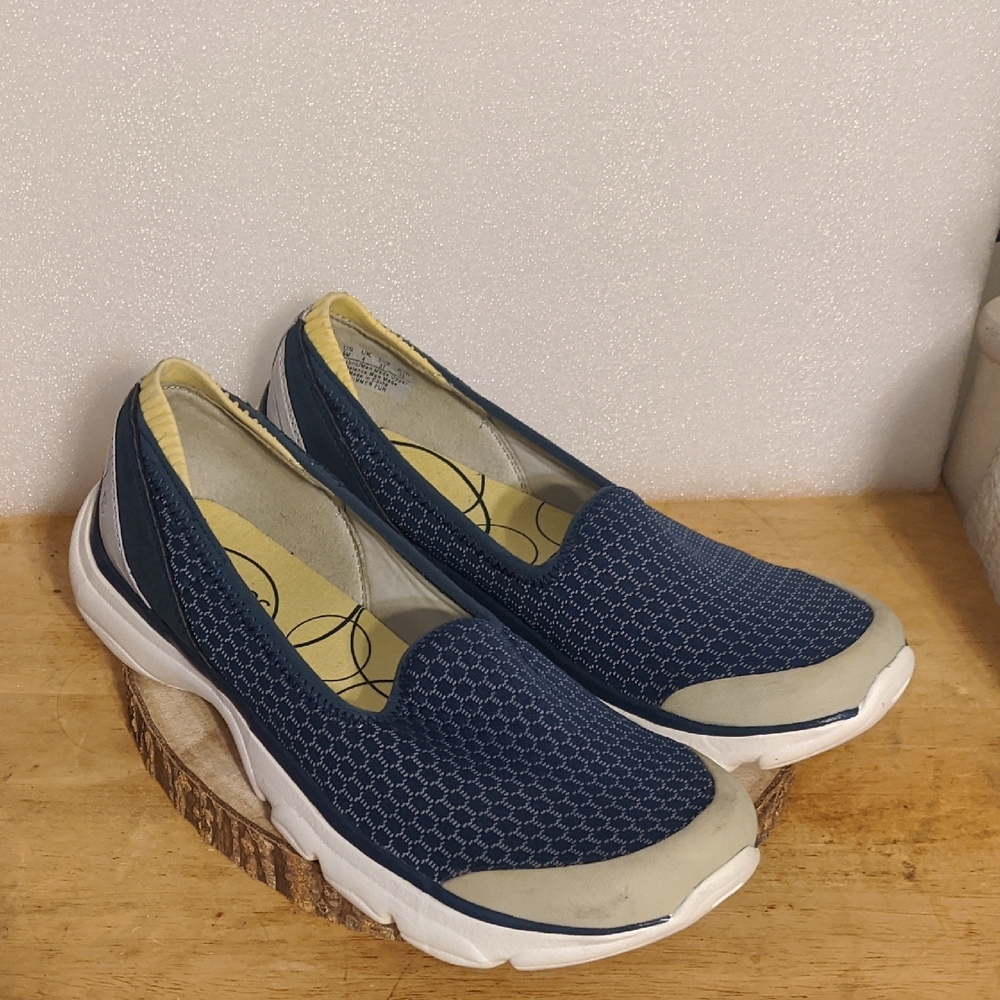 Bzees Naturalizer Navy and Yellow Slip-On Flats Women's Size 7